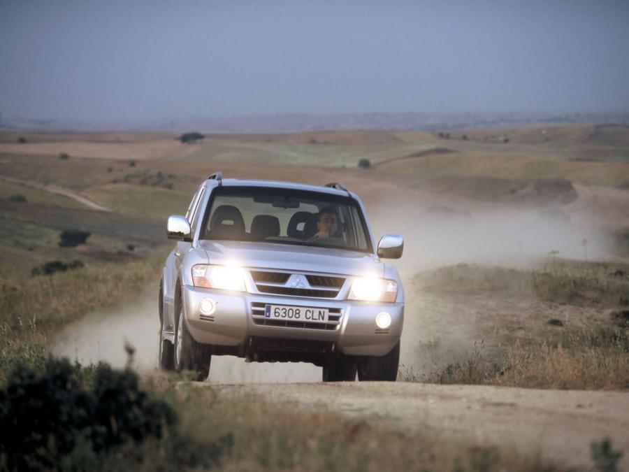  Mitsubishi Montero 3-Door 1999 года  (фото 14 из 21)